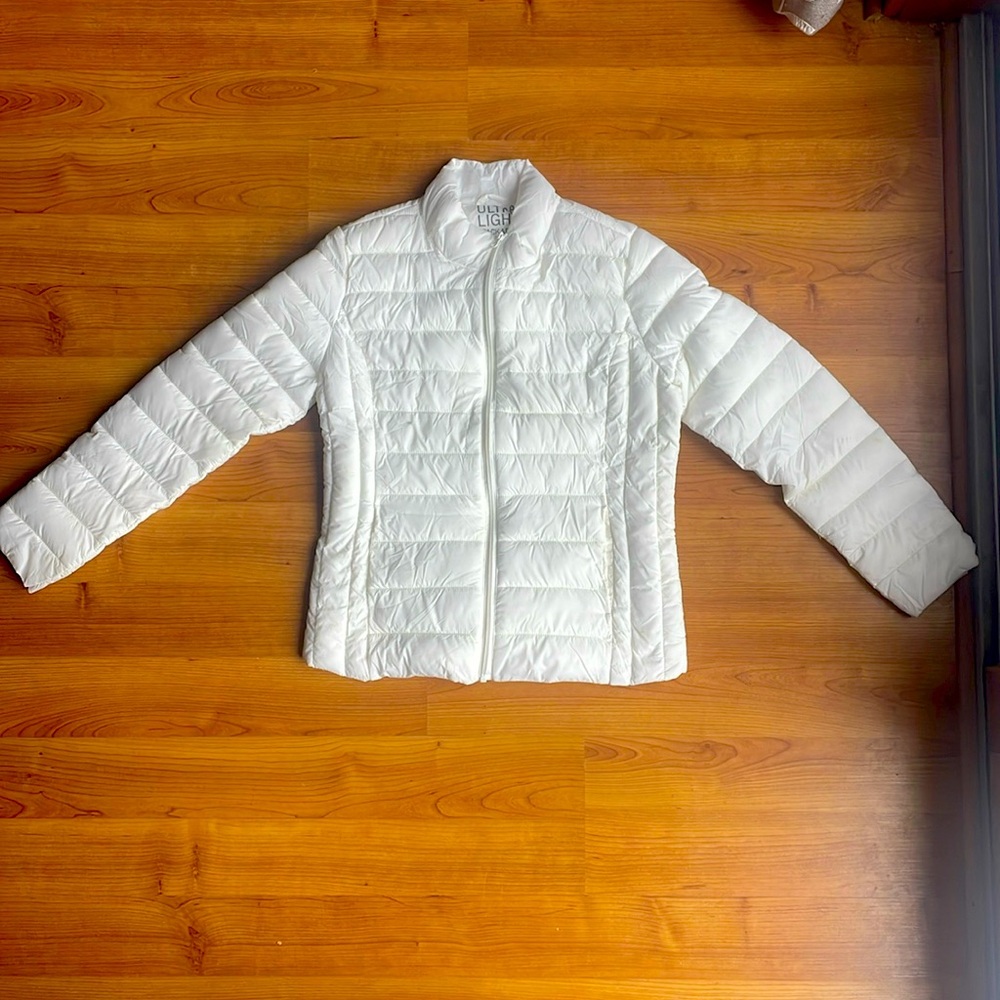 Love Tree
Ultra light packable jack 
Color:white 
Size:L